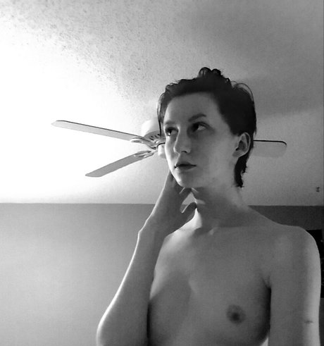 slutpuppymilo ホットなモデル 画像