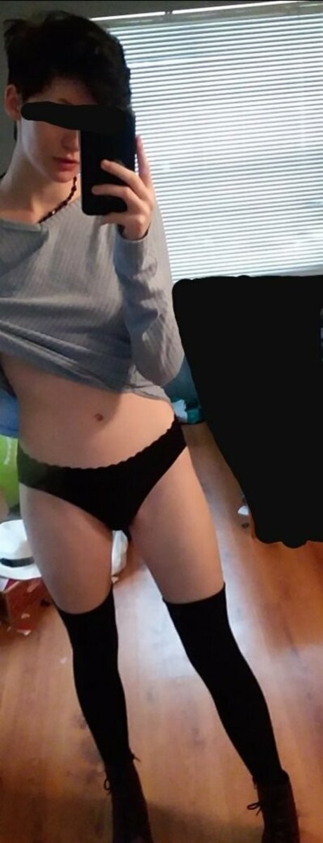 slutpuppymilo ポルノモデル 写真