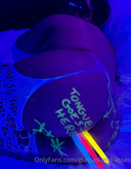 glasses and asses ヌードスター 写真