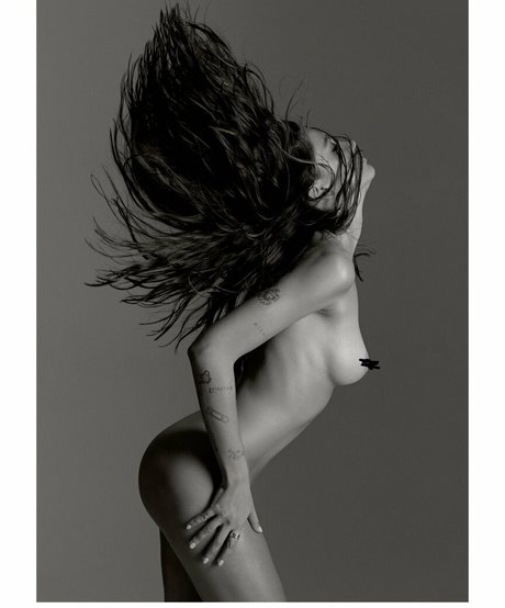 Karina Istomina ポルノ女優 ギャラリー