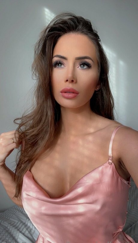 Laura Hollyman ポルノ女優 画像