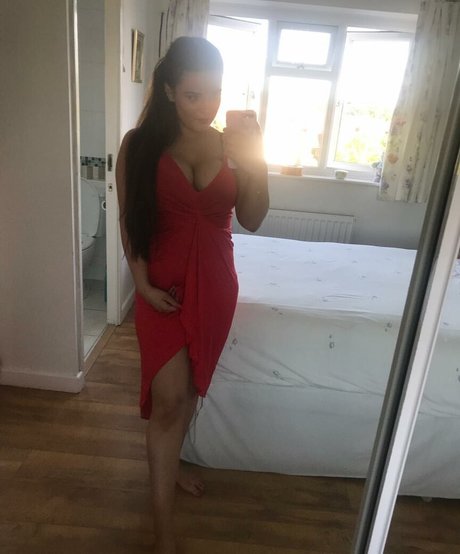 スペードのクイーン オンリーファンズ エロ ギャラリー