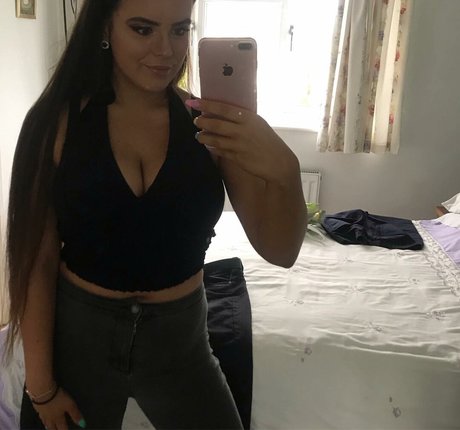 Kirsty Brittain 完璧なスター 写真