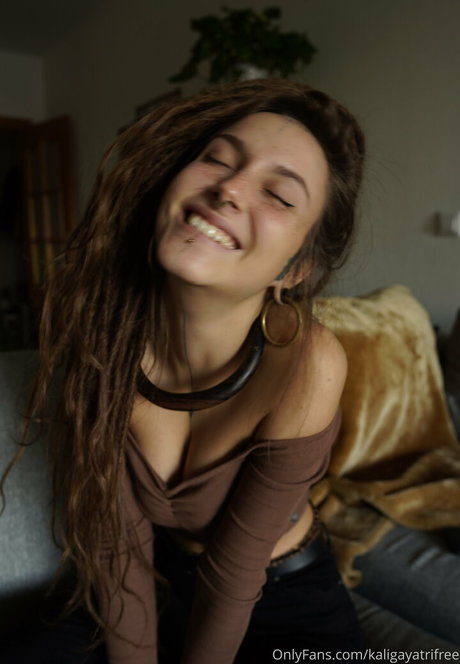 kaligayatrifree ポルノスター アダルト 写真