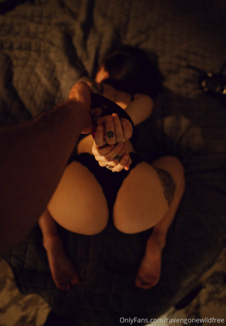 ravengonewildfree 独占スター 写真