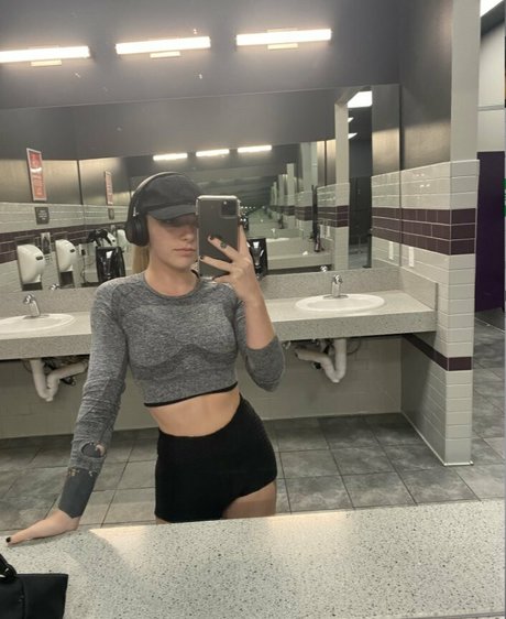 ravengonewildfree スター ヌード ギャラリー