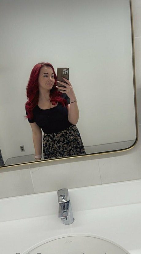 candyredxx 裸のモデル 写真