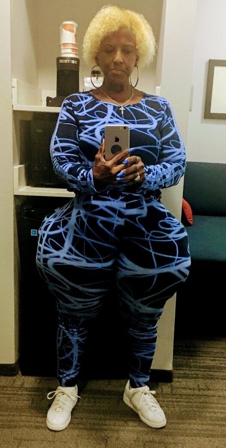 アマチュアペッギングオンリーファンズ 無料ポルノ アーカイブ