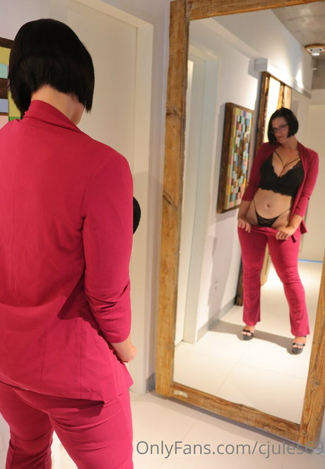 足 熟女 オンリーファンズ ヌード ギャラリー