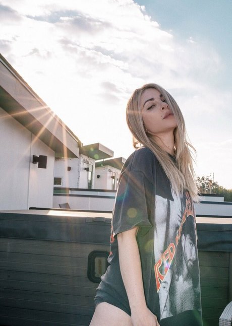 Alison Wonderland 高品質女優 写真
