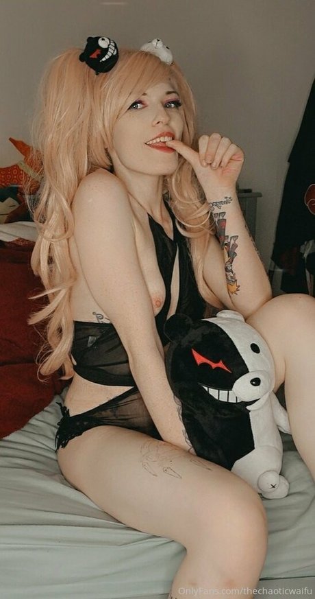 TheChaoticWaifu エロティックなスター 画像