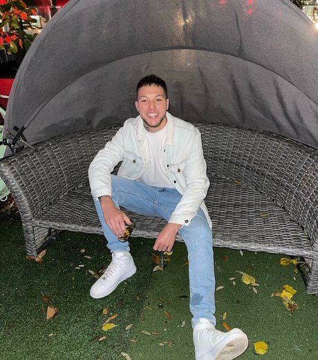 ブルネットのPOV オンリーファンズ 美しい ギャラリー