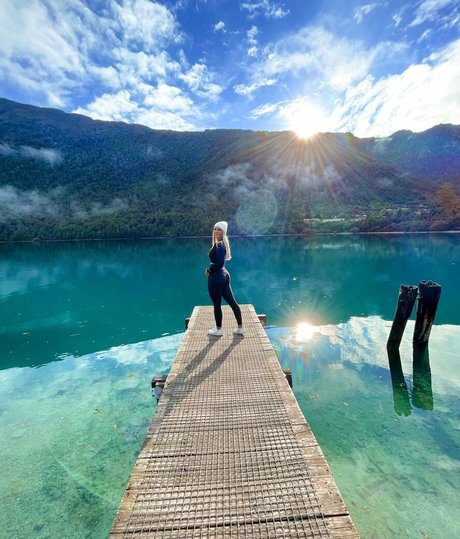 ellaredmond ポルノスター ホット 写真