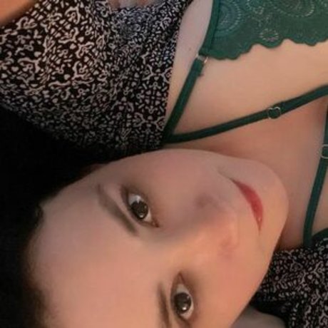 devotedfriend72 美しいモデル 写真