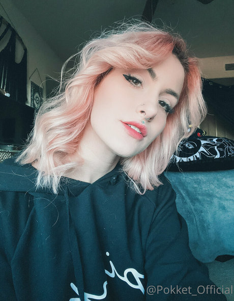 巨大ディルドオンリーファンズ えろ 写真