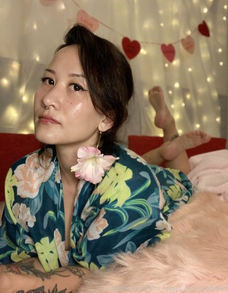 巨乳ストリップオンリーファンズ セックス 写真