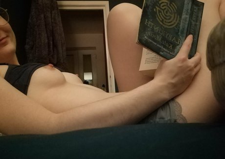 ランジェリーヌードオンリーファンズ ヌード 写真