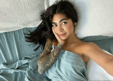 teenytinyartistic ポルノスター ヌード 画像