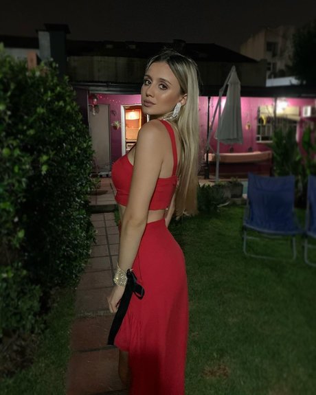 アナルファックオンリーファンズ 美しいxxx 写真