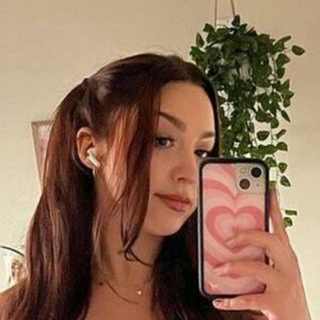 ぽっちゃりティーンオンリーファンズ アートポルノ 画像