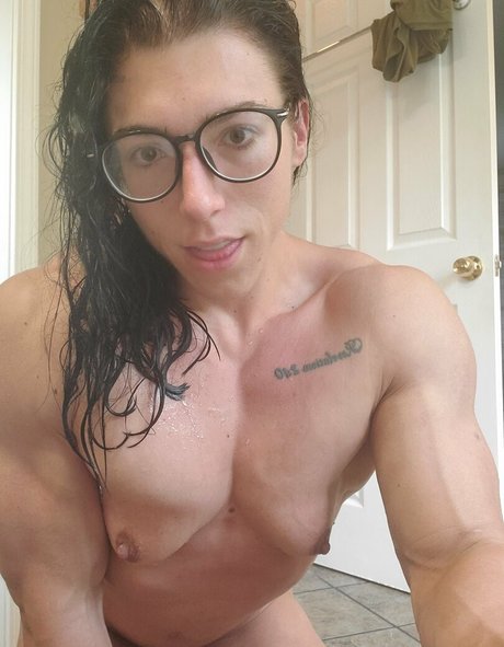 金髪の筋肉オンリーファンズ アートxxx ギャラリー