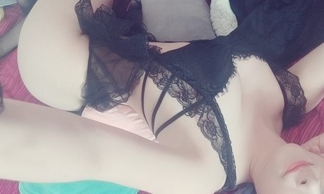 異人種間のPAWG オンリーファンズ 美しいポルノ 写真