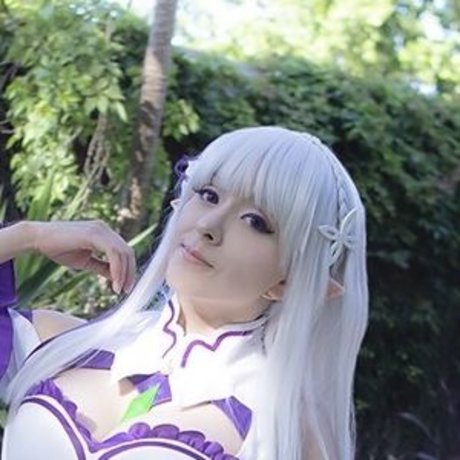 Brenditz Cosplay ポルノスター ヌード 画像