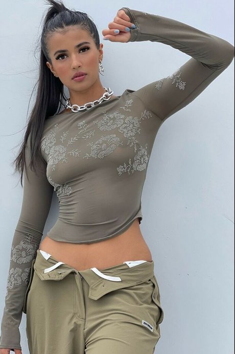 Ambraguiotto 無料女優 画像