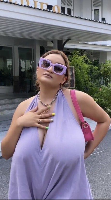 ベビーシッターオンリーファンズ 無料セクシー 写真