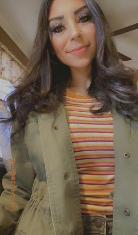 かわいいブロンドのオンリーファンズ アートポルノ 写真