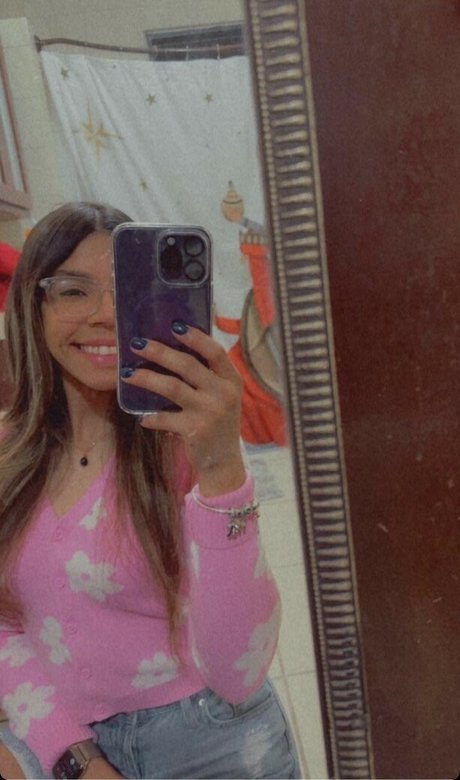 ティーンウェブカメラオンリーファンズ セクシー裸 写真