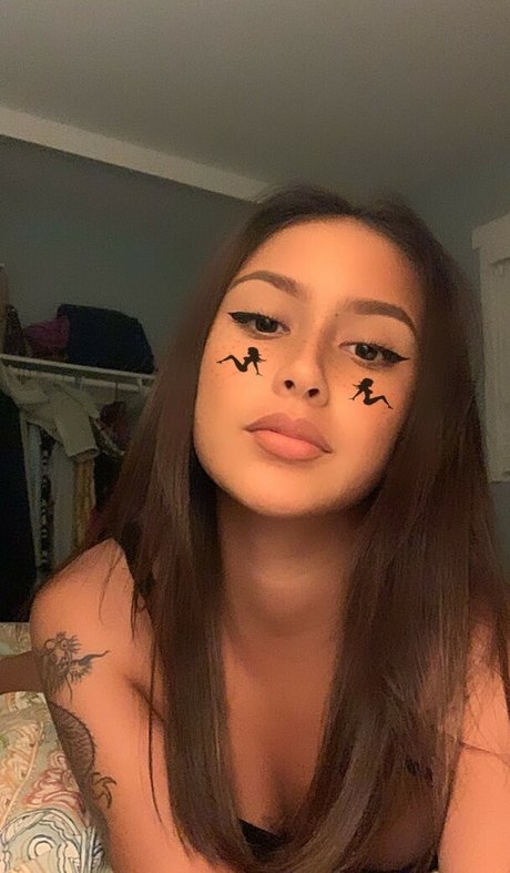 モンスターコックオンリーファンズ 裸 写真