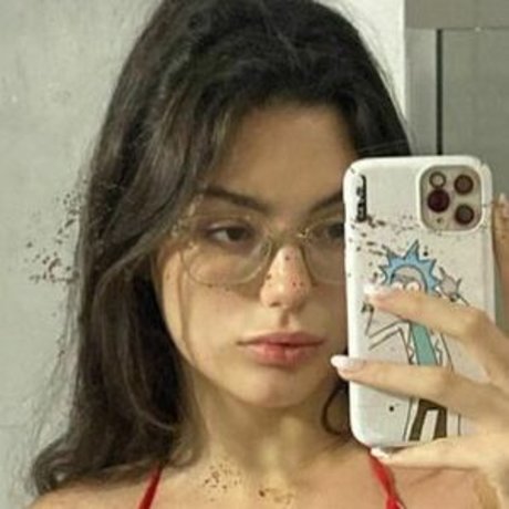 Larissa Saldanha ホットなポルノスター 画像