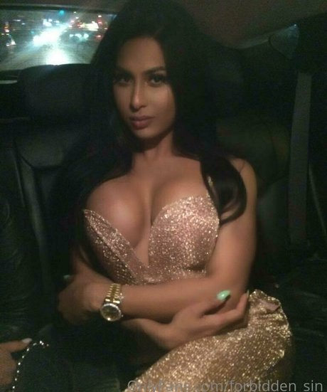 アジアン潮吹き オンリーファンズ 可愛い 写真