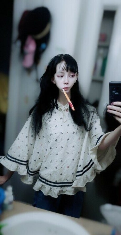 Monimusume ヌードスター 写真