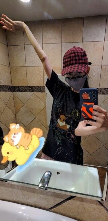 Monimusume セクシーモデル 画像