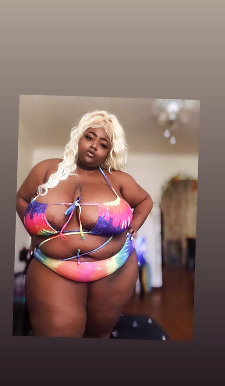 コスプレ フェムボーイ オンリーファンズ 無料アダルト 画像