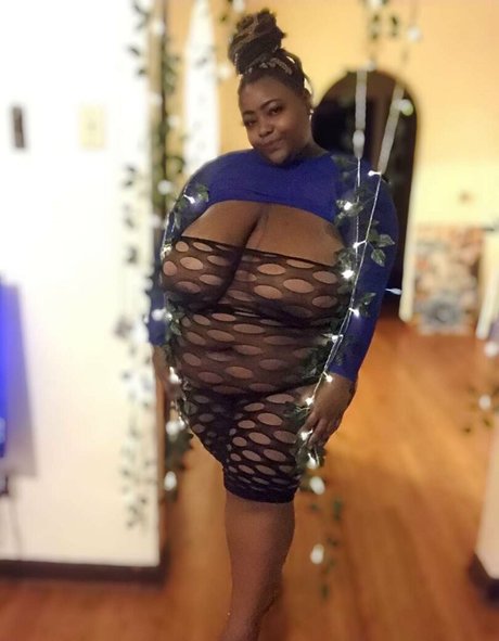 スキニーモデルオンリーファンズ アートヌード 写真