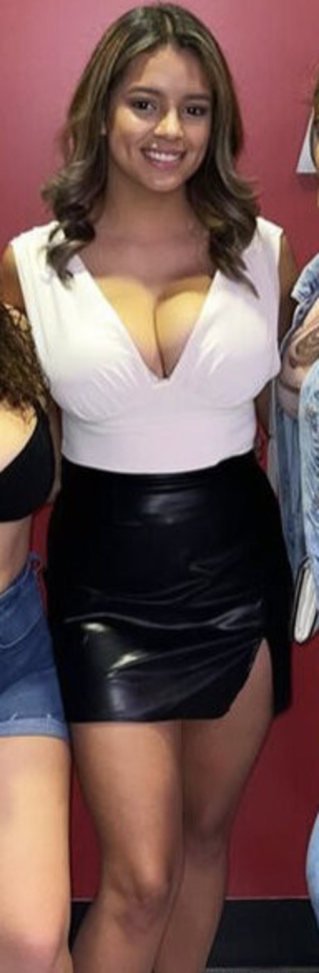 Leslie Sanchez かわいいモデル ギャラリー