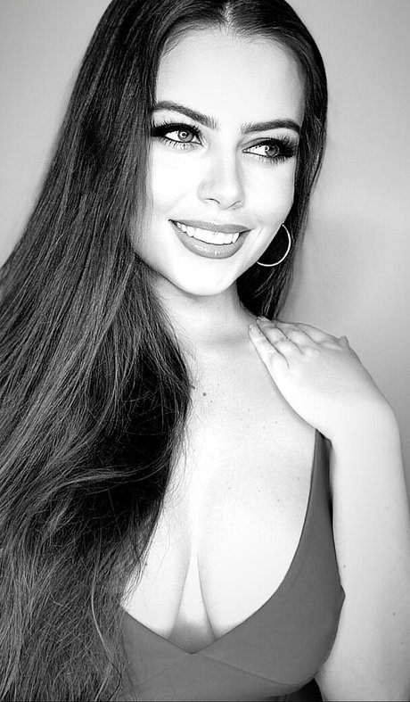 熟女オーガズムオンリーファンズ 美しいポルノ 写真