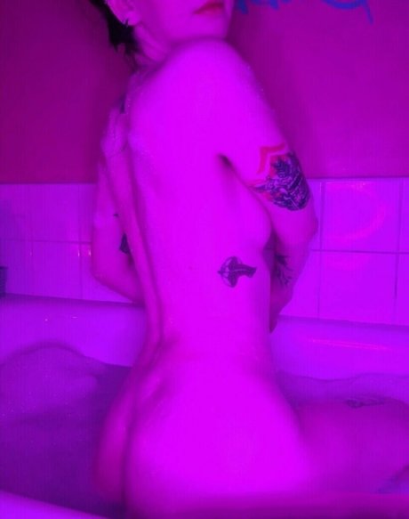 赤毛ティーンオンリーファンズ トップ 写真