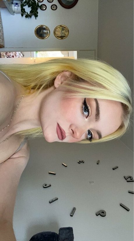 rebecccamua 裸モデル 写真