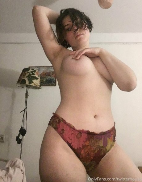 twitterhouse セックス女優 写真