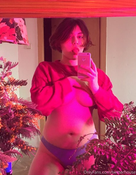 メコスジのオンリーファンズ 美しいxxx 写真