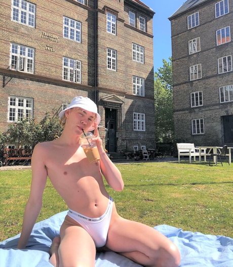 Marcus Pausbaek 裸のモデル 写真