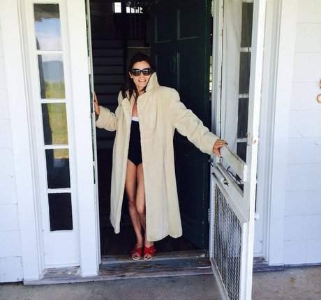 Michelle Gomez ヌードモデル 写真