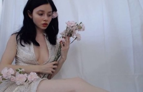 ohthumbelina ポルノスター エロティック 画像