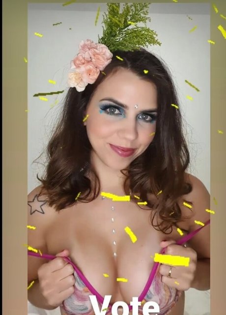 熟女オーガズムオンリーファンズ ポルノ 画像