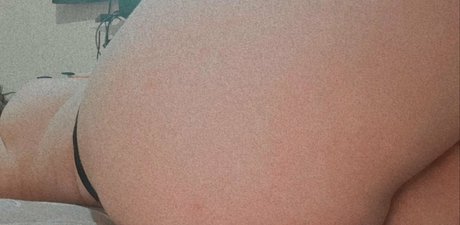 Iwaifu セクシーモデル 写真