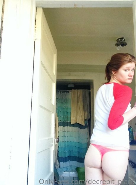 Decrepit plant エロティックなスター 写真